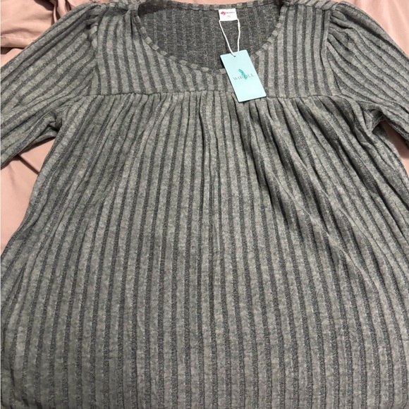 Tops - Green Striped Long Sleeve Top- NWT!!  ✨🌿